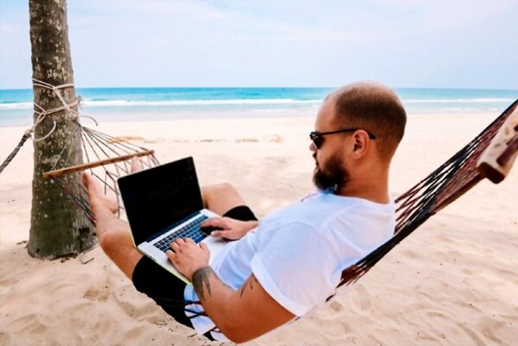 How to Continue Business Doings While Travelling?