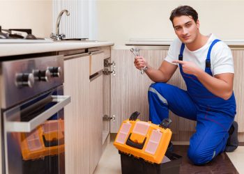 Water Leak Detection: 4 Common Problems from Leaking Water