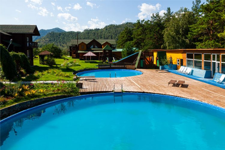 5 Things Landlords Need to Know When Renting a Property With a Pool