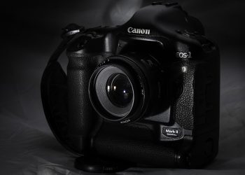 Inside the Canon EOS 4000D: A Detailed Look