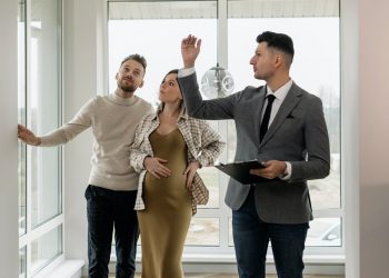How To Choose a Real Estate Agent