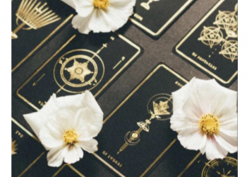 Top 7 Considerations When Choosing the Right Tarot Deck