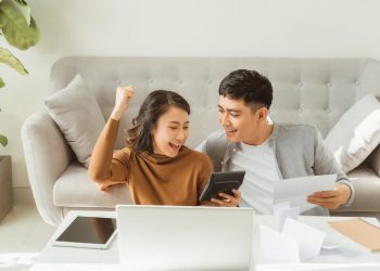 5 Websites that Teach You to Save Money While Shopping