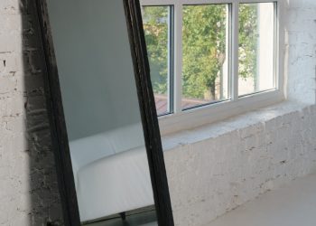 The Benefits of Using Large Wall Mirrors