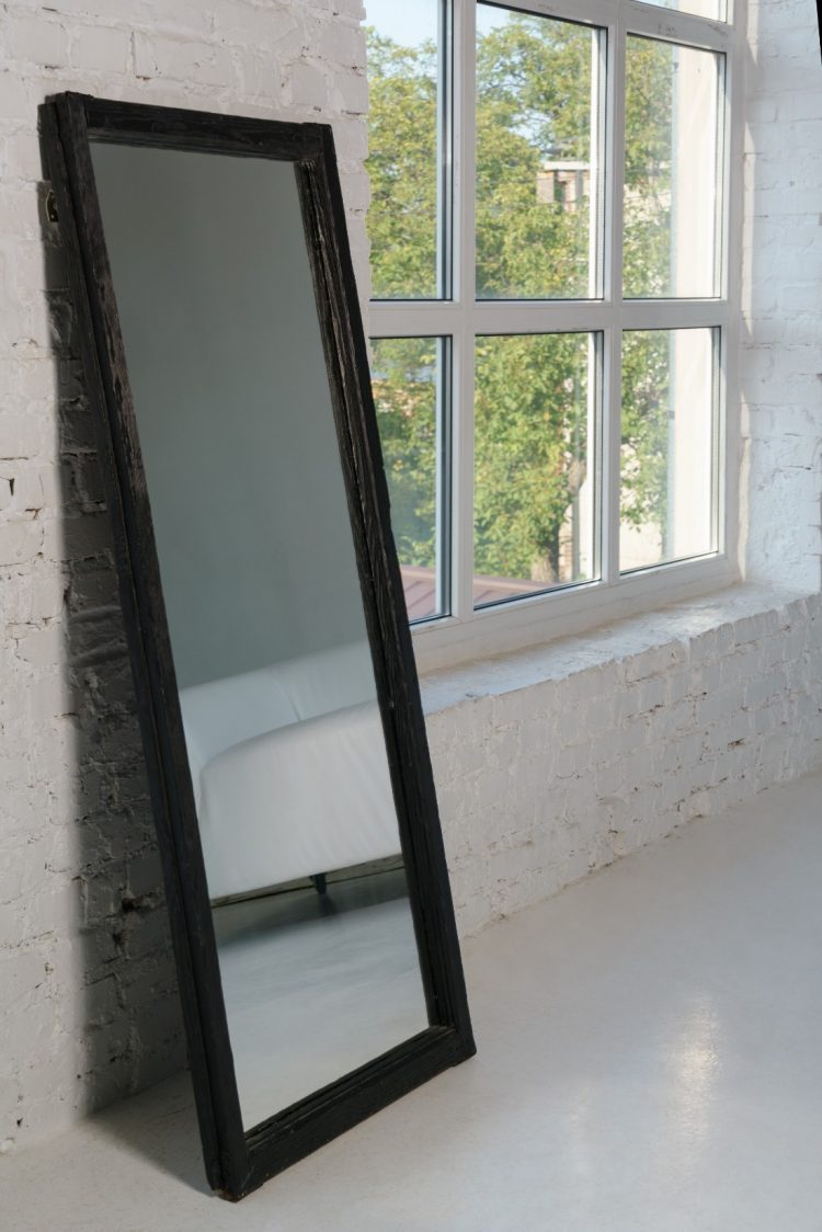 The Benefits of Using Large Wall Mirrors