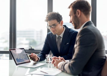How to Make a Business Proposal That Closes Deals