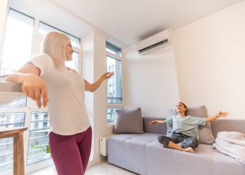 Cooling Fans vs Air Conditioners: Which is Better for Your Office?