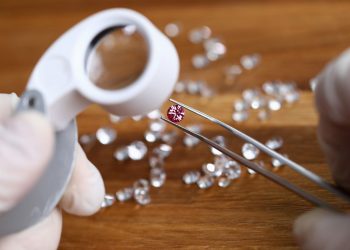 Eco-Friendly 1 CT Diamonds for Engagement Rings: Lab Diamonds?