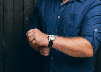 Best 6 Lacoste Watches for Men – Style and Function