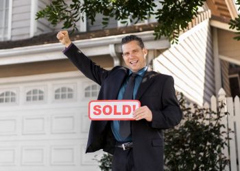 8 Tips For Finding The Right Real Estate Agent To Buy Or Sell A House