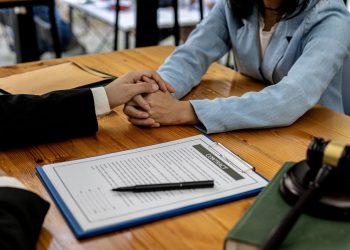 How do I pick a good injury lawyer?