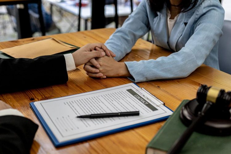 How do I pick a good injury lawyer?