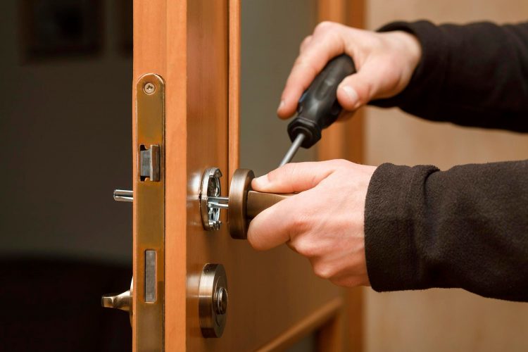 The Importance of Hiring a Licensed Locksmith