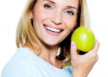 Proper nutrition and the natural way to have healthy gums and teeth