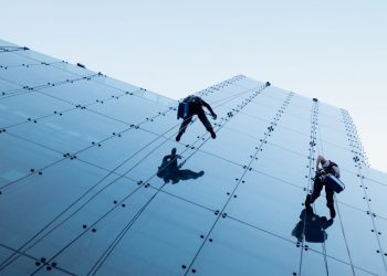 Window Services at Elevated Heights: SGS High Level Ltd’s Expertise in Rope Access Maintenance