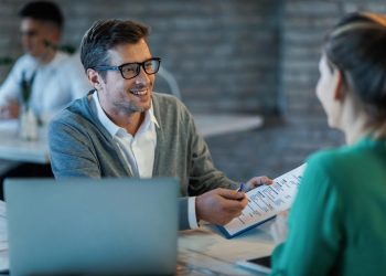 Financial Advisor: Managing Your Finances with Expert Guidance