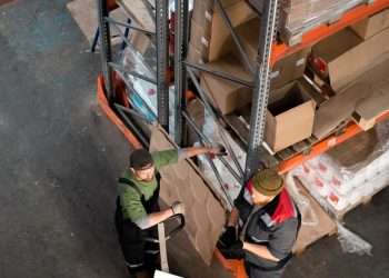 How Bay Area Crating Services Safeguard Delicate Shipments