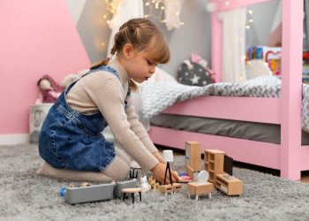 Building Blocks and Lighting Toys: Illuminating the Path to Enhanced Creativity and Learning in Kids