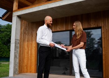 Shipping Container Homes: Is Buying the Right Choice for Your Dream Home?