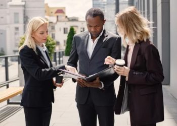 Guiding Businesses Through Commercial Litigation: A Step-by-Step Guide