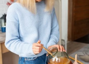 RARE AND THERAPEUTIC WONDERS OF RAW WHITE HONEY