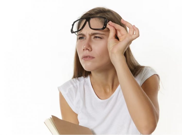 Blue Light and Your Eyes: Understanding the Risks and Solutions