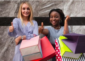 Packaging in the Digital Age: Adapting to Online Shopping and Social Media Influence