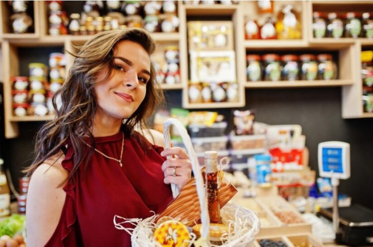 How to Save Money by Purchasing Wholesale Candy Bars