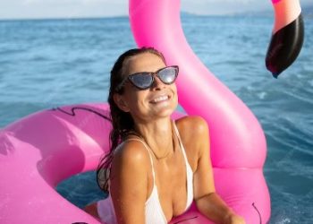 Dive into Pleasure: The Waterproof Rose Toy