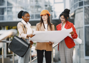 SELECTING THE RIGHT CONSTRUCTION SPECIALIST: A COMPREHENSIVE GUIDE