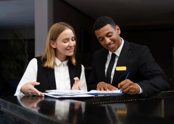 Discover New Career Pathways in Queensland, Australia: Traffic Control Management, Hospitality and Tourism Await!