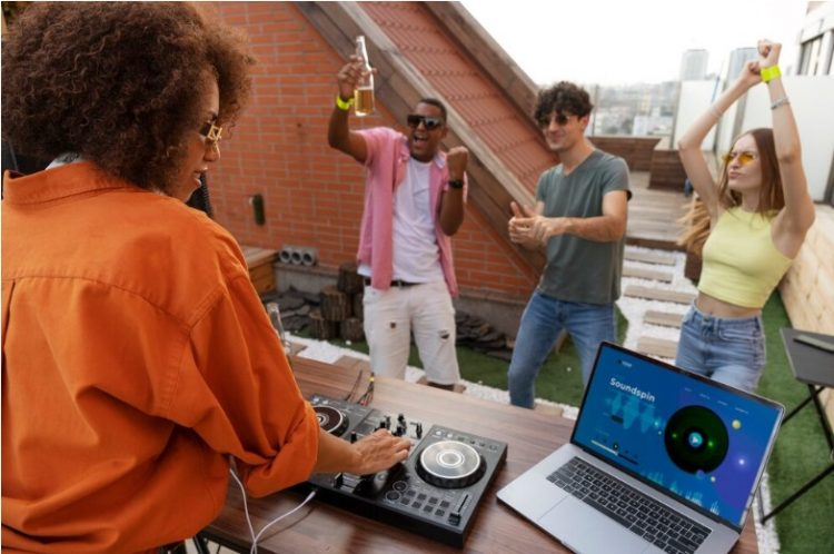 The Revolutions of K-pop Entertainment Industry