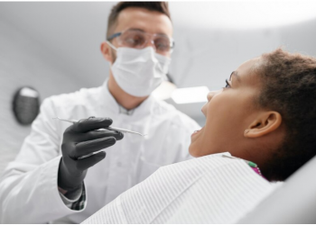 Restoring Confidence: A Comprehensive Guide to Tooth Implants”