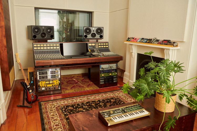 Sydney Soundscapes: Elevating Your Music with Professional Recording Studios