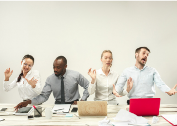 Top 6 Bad Leadership Qualities Every You Should Notice from Your Boss