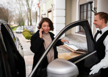 Book Elite Rides with Chauffeur Service Bookinglane