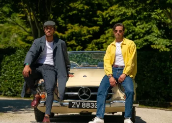 Unveiling Azzarome: Your Gateway to Luxury Designer Clothing at Unbeatable Prices!