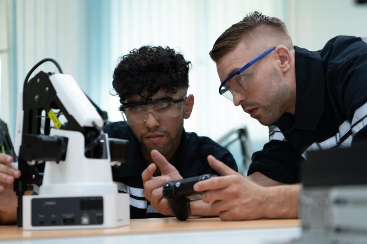 Navigating the EB-2 National Interest Waiver (NIW) Program: A Path for STEM Professionals Amidst Industry Shortages