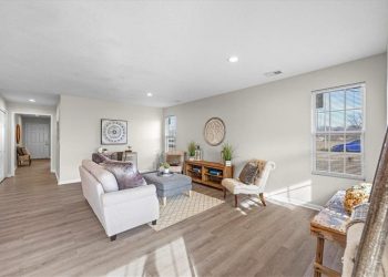 Kansas City Realtor: Understanding the Difference Between Townhouses and Duplexes