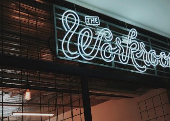 The Evolution of Virtual Workspaces and Their Impact on Productivity