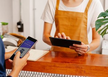 How QR Code Restaurant Ordering System Can Revolutionize The Dining Experience