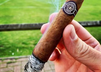 Montecristo No. 2: A Connoisseur’s Guide to the Iconic Cigar