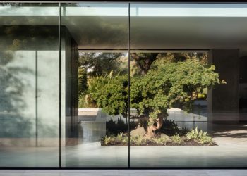 Enhancing Your Space with Frameless Glass Doors in Melbourne