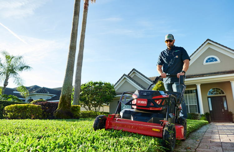 The Advantages of Electric Power Equipment for Landscapers