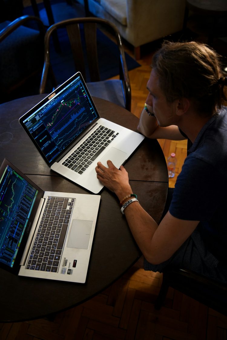 Empowering Investors: Exploring the World of Online Trading with 24Five Trading