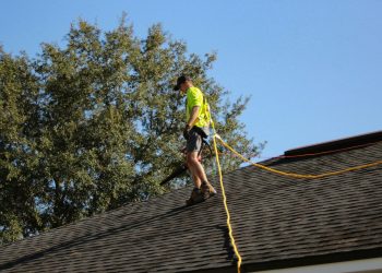 Choosing the Right Roofing Company: What Every Homeowner Needs to Know