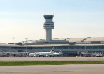 Navigating the Six with Ease: Your Complete Guide to Airport Taxis in Toronto