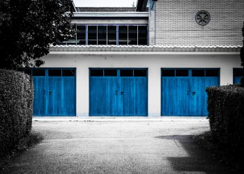 Enhancing Home Security and Functionality: The Importance of Garage Door Service