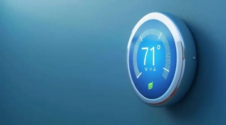 The Eco-Smart Home: Integrating Smart Thermostats with Renewable Energy Solutions