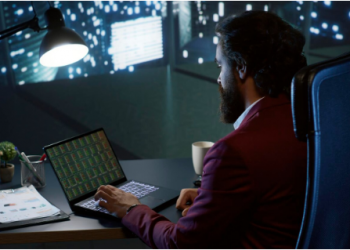 Risk Management: Comparing a Crypto Trading Bot vs Human